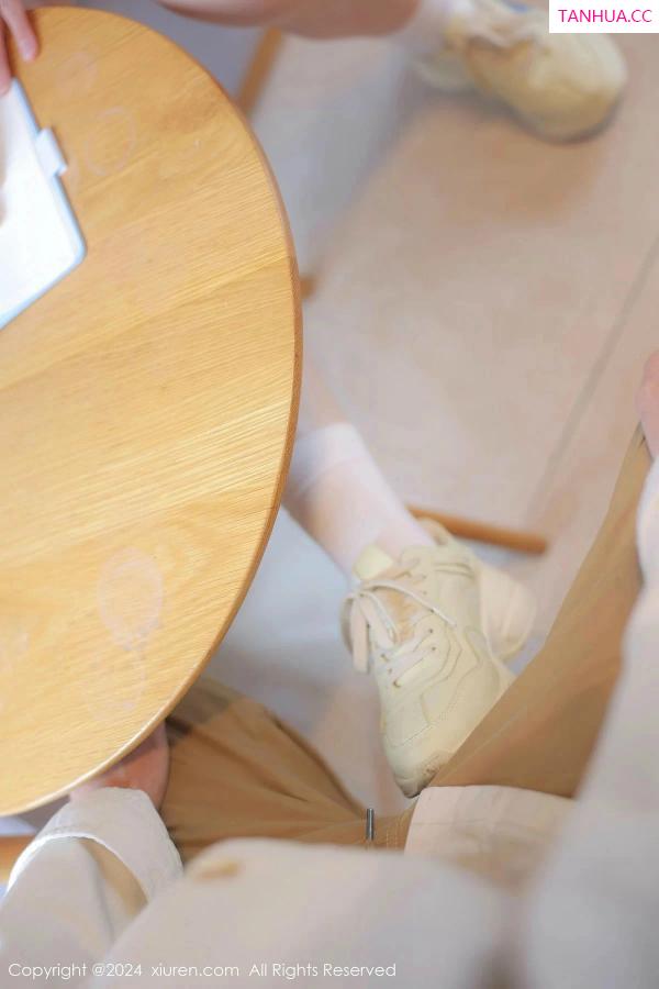   [XiuRen]高清写真图 2024.03.15 No.8241 桃妖夭 新人美腿第15张图片